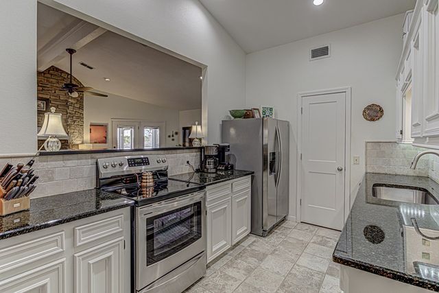 507 Mountain Dr, Horseshoe Bay, TX 78657