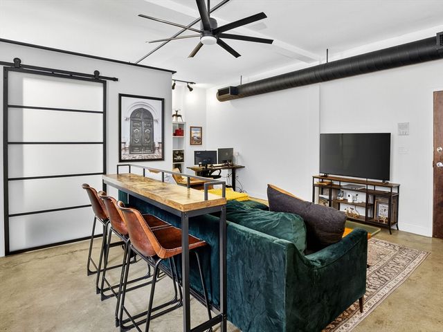 7 Crombie St 4, Salem, MA 01970