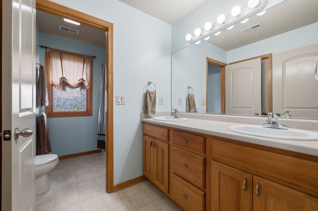 6250 NW 49th Street, Johnston, IA 50131