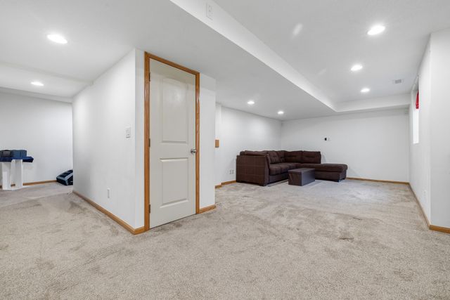 6250 NW 49th Street, Johnston, IA 50131