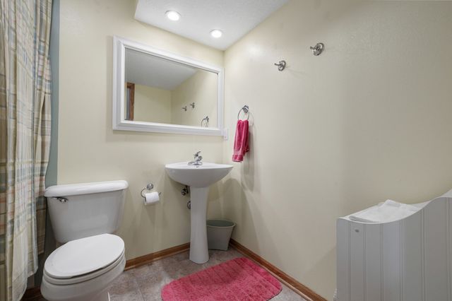 6250 NW 49th Street, Johnston, IA 50131