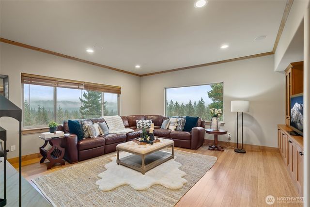 191 Whisper Creek Road, Cle Elum, WA 98922