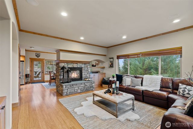 191 Whisper Creek Road, Cle Elum, WA 98922