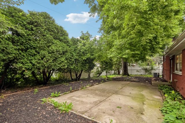 16919 School Street, South Holland, IL 60473