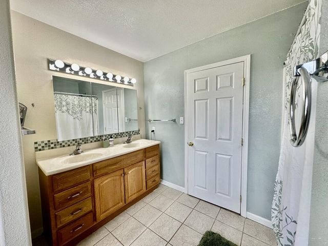 490 S Archdale Dr, Pueblo West, CO 81007