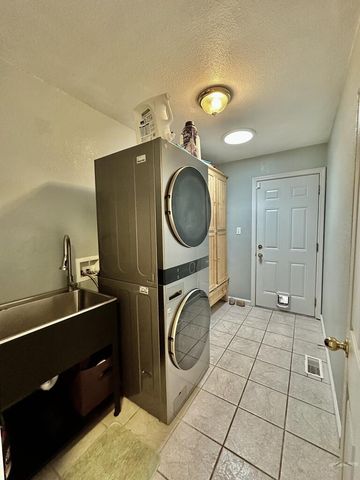 490 S Archdale Dr, Pueblo West, CO 81007