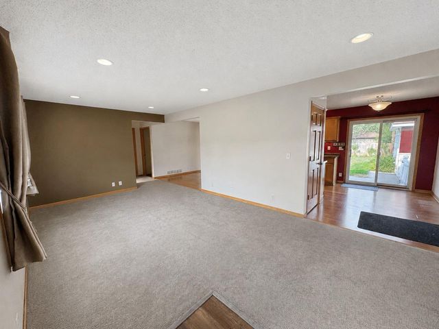 11219 Bittersweet Street NW, Coon Rapids, MN 55433