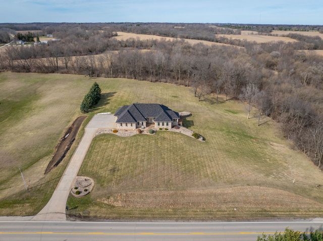21927 71st Avenue N, Port Byron, IL 61275