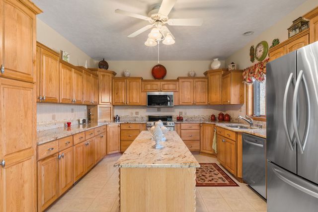 21927 71st Avenue N, Port Byron, IL 61275