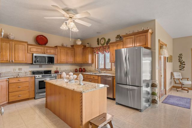 21927 71st Avenue N, Port Byron, IL 61275