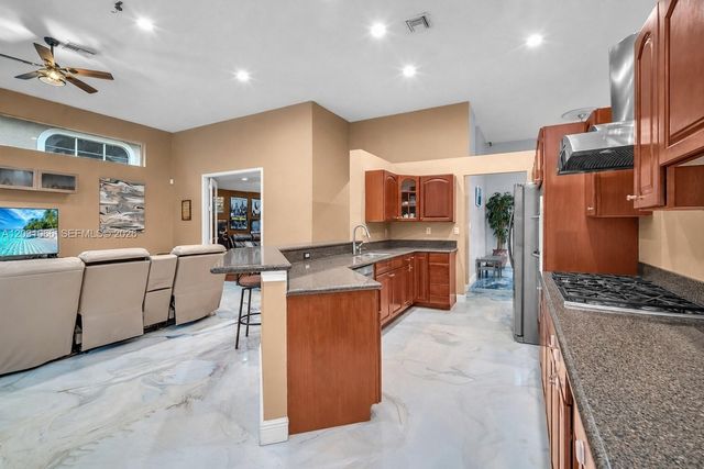 1776 W Eagle Trace Boulevard W, Coral Springs, FL 33071