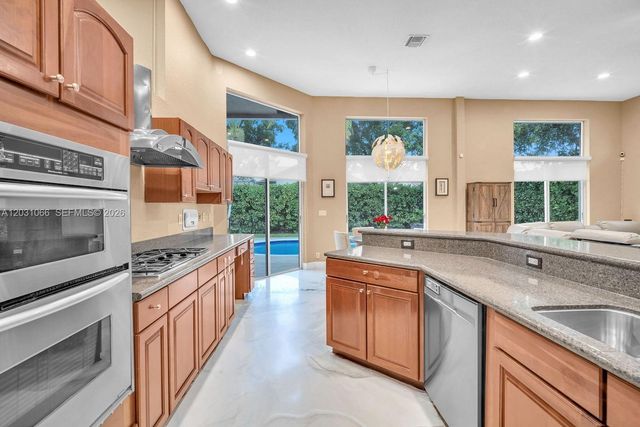 1776 W Eagle Trace Boulevard W, Coral Springs, FL 33071