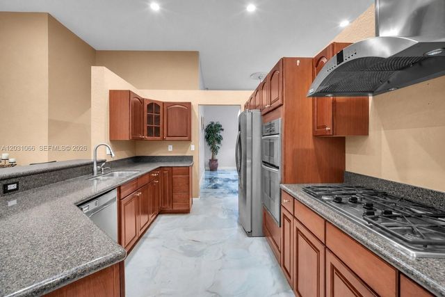 1776 W Eagle Trace Boulevard W, Coral Springs, FL 33071