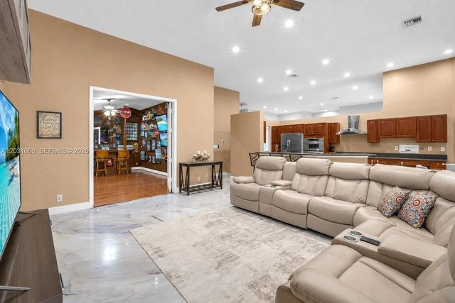 1776 W Eagle Trace Boulevard W, Coral Springs, FL 33071