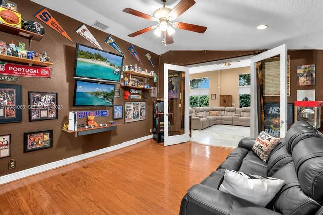 1776 W Eagle Trace Boulevard W, Coral Springs, FL 33071