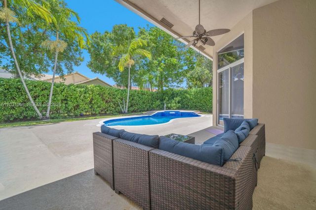 1776 W Eagle Trace Boulevard W, Coral Springs, FL 33071