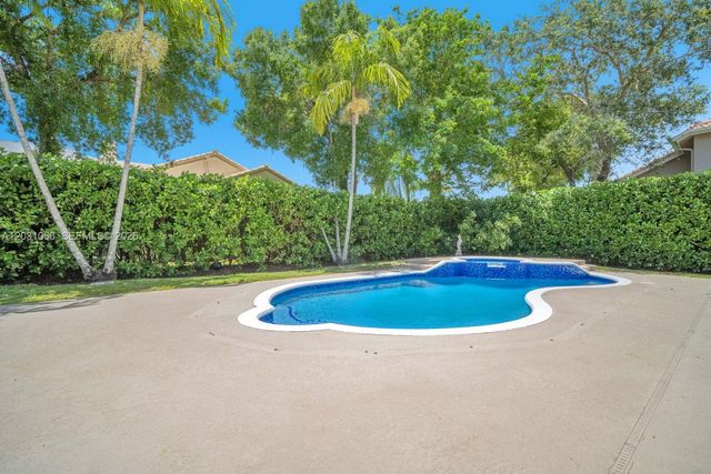 1776 W Eagle Trace Boulevard W, Coral Springs, FL 33071