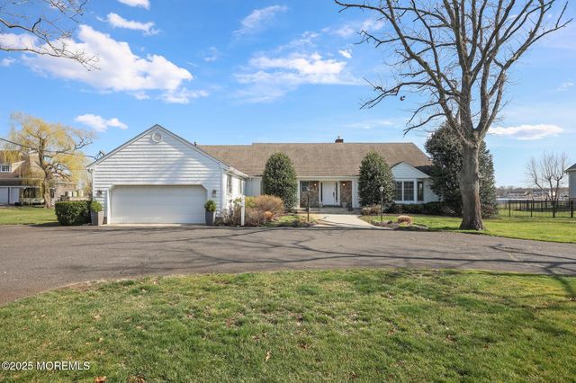 92 Gooseneck Point Road, Oceanport, NJ 07757