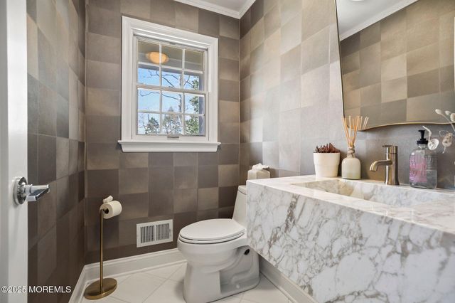 92 Gooseneck Point Road, Oceanport, NJ 07757