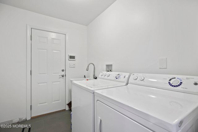 92 Gooseneck Point Road, Oceanport, NJ 07757