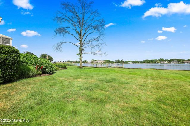 92 Gooseneck Point Road, Oceanport, NJ 07757