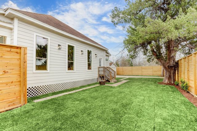 2721 Engelke Street, Houston, TX 77003