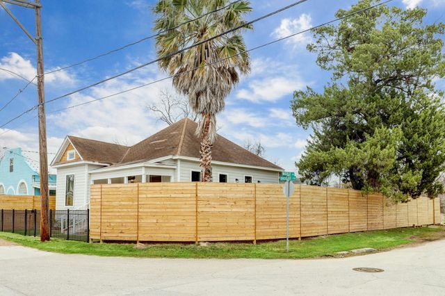 2721 Engelke Street, Houston, TX 77003