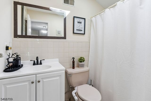 228 Clarken Dr, West Orange Twp., NJ 07052