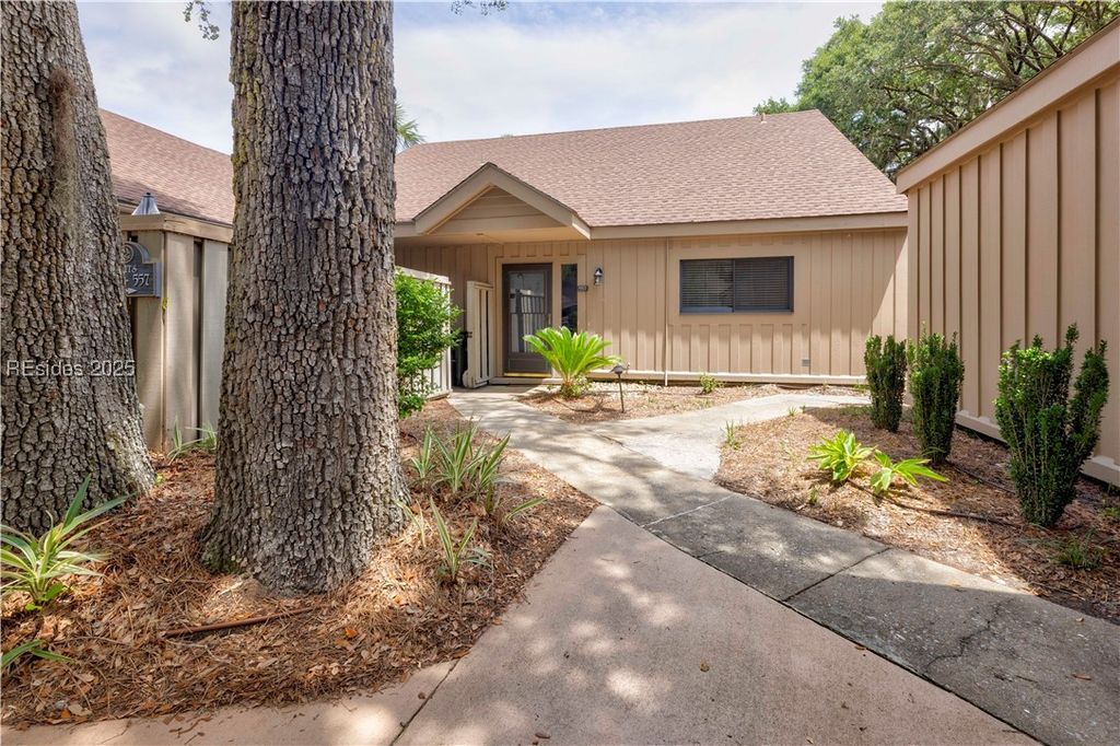 45 Queens Folly Rd Apt 557, Hilton Head Island, SC 29928