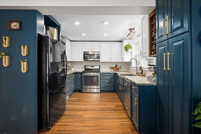 37 Acre St, Clinton, MA 01510