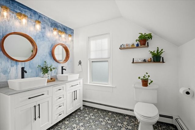 37 Acre St, Clinton, MA 01510