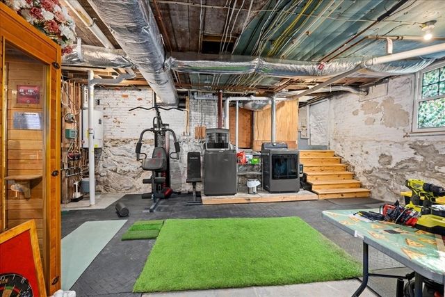 37 Acre St, Clinton, MA 01510