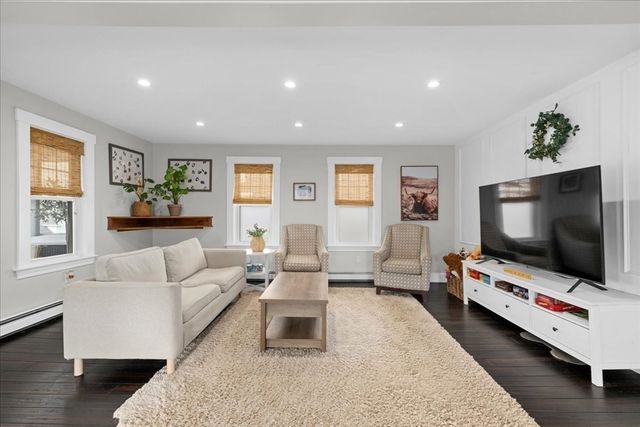 37 Acre St, Clinton, MA 01510