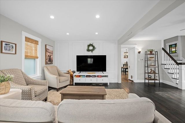 37 Acre St, Clinton, MA 01510