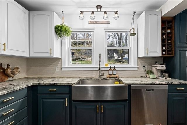 37 Acre St, Clinton, MA 01510