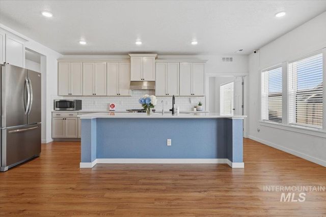 7664 E Lafayette St, Nampa, ID 83687