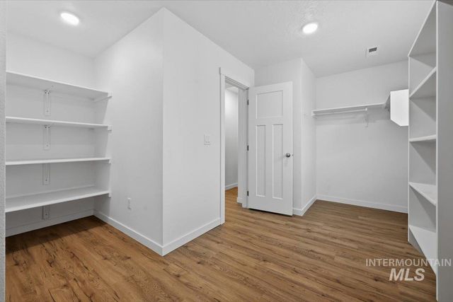7664 E Lafayette St, Nampa, ID 83687