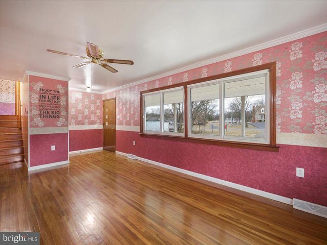 8522 NECK RD, Williamsport, MD 21795