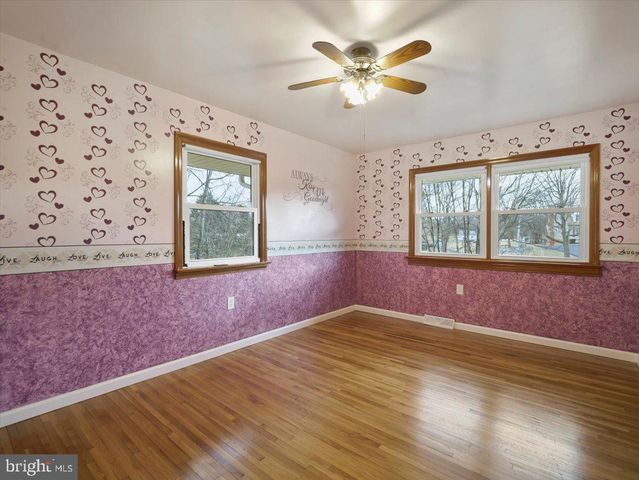 8522 NECK RD, Williamsport, MD 21795