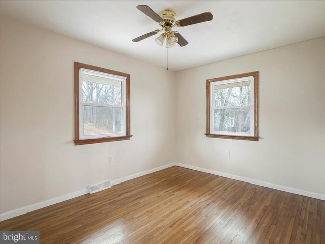 8522 NECK RD, Williamsport, MD 21795