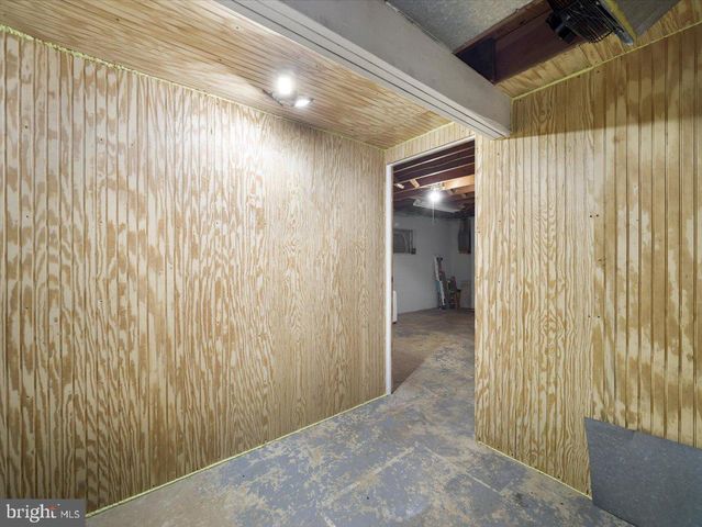 8522 NECK RD, Williamsport, MD 21795