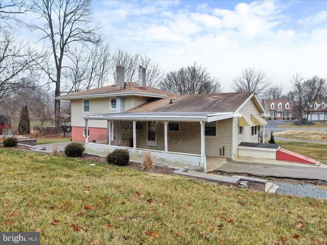 8522 NECK RD, Williamsport, MD 21795