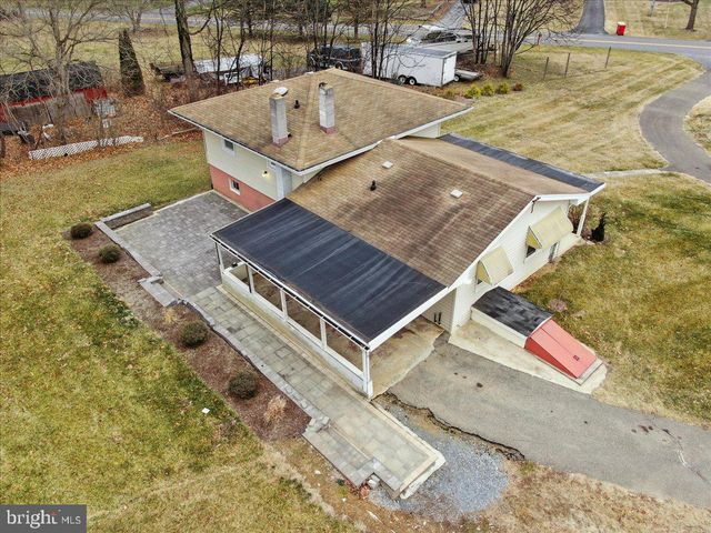 8522 NECK RD, Williamsport, MD 21795