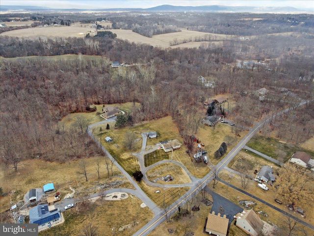 8522 NECK RD, Williamsport, MD 21795