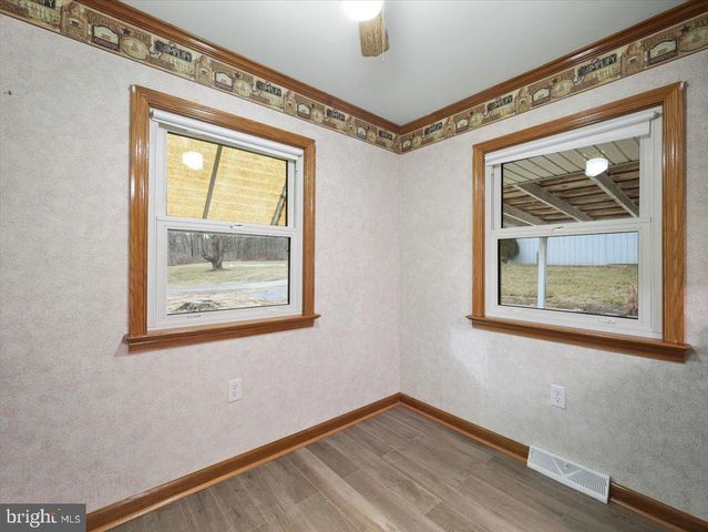 8522 NECK RD, Williamsport, MD 21795