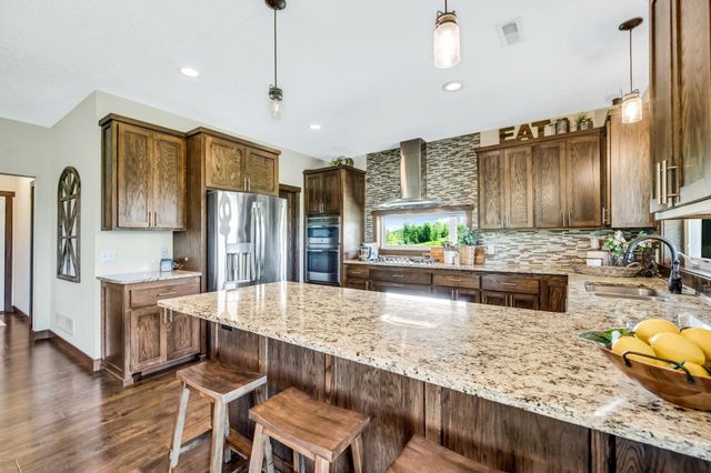 6699 313th Avenue NE, North Branch, MN 55056