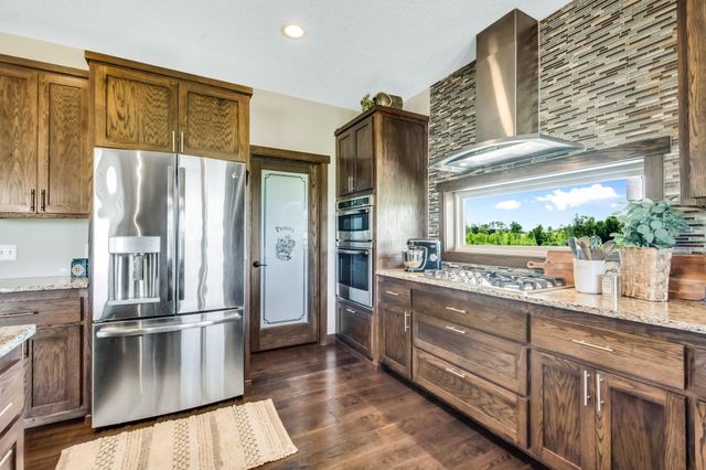 6699 313th Avenue NE, North Branch, MN 55056
