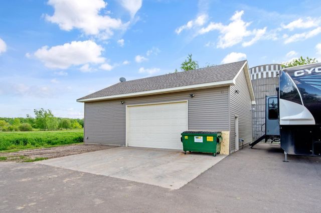 6699 313th Avenue NE, North Branch, MN 55056