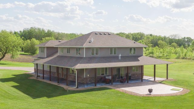 6699 313th Avenue NE, North Branch, MN 55056