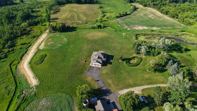6699 313th Avenue NE, North Branch, MN 55056